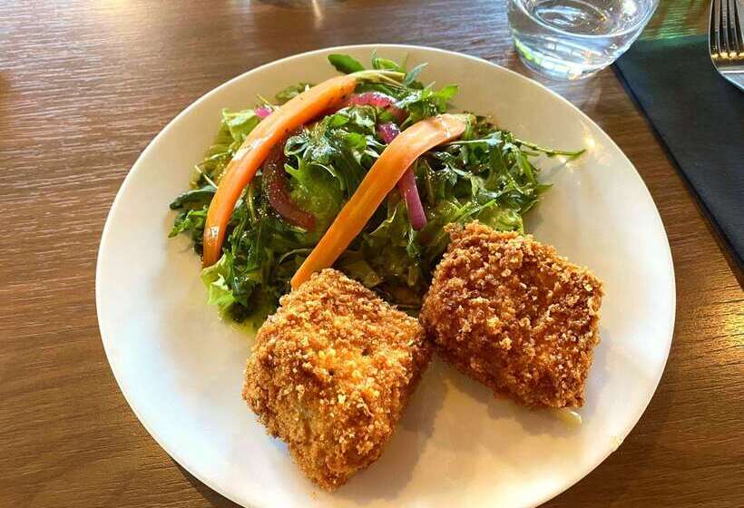 בית מלון כפרי Campanile Millau