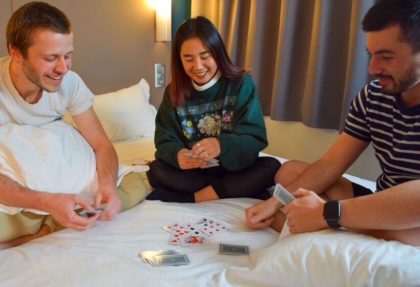 בית מלון כפרי Campanile Millau