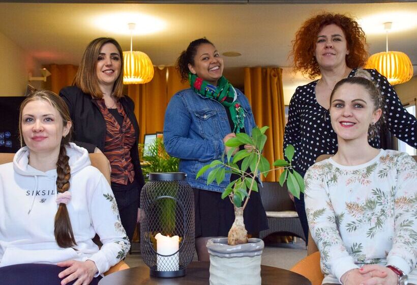 בית מלון כפרי Campanile Millau