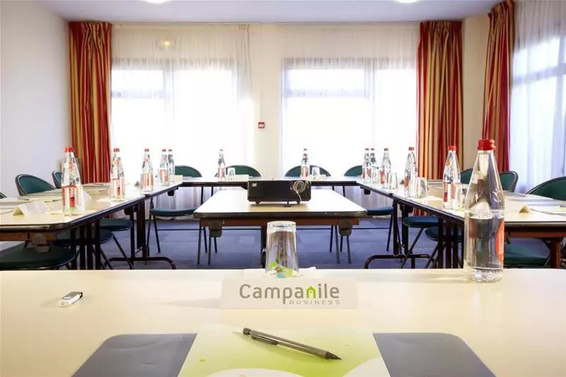 호텔 Campanile Nimes Centre  Mascarbonnel