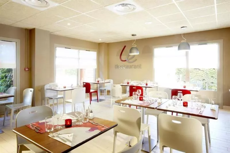 호텔 Campanile Nimes Centre  Mascarbonnel