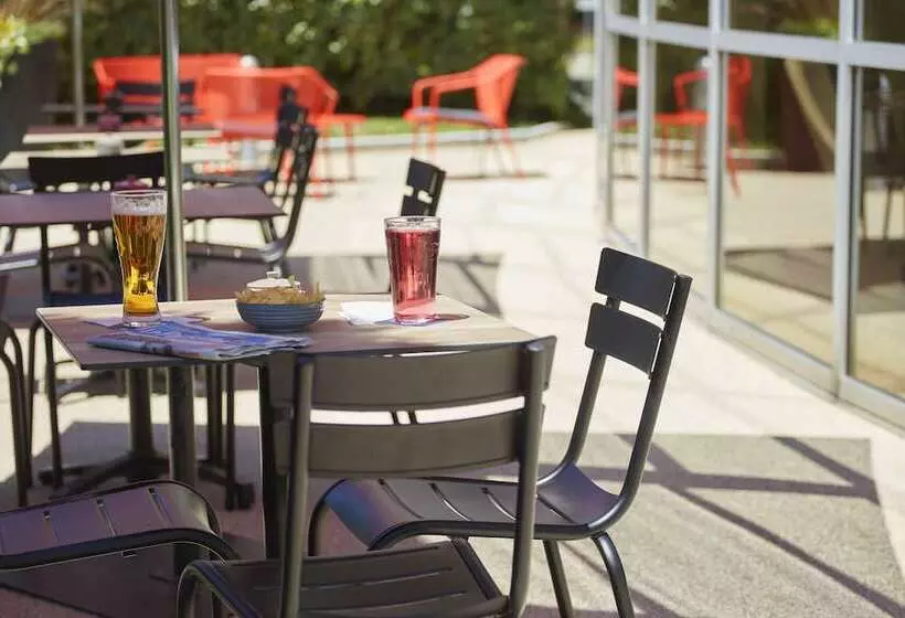 בית מלון כפרי Ibis Archamps Porte De Genève