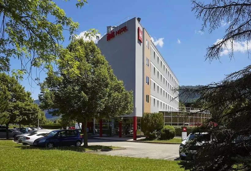 בית מלון כפרי Ibis Archamps Porte De Genève