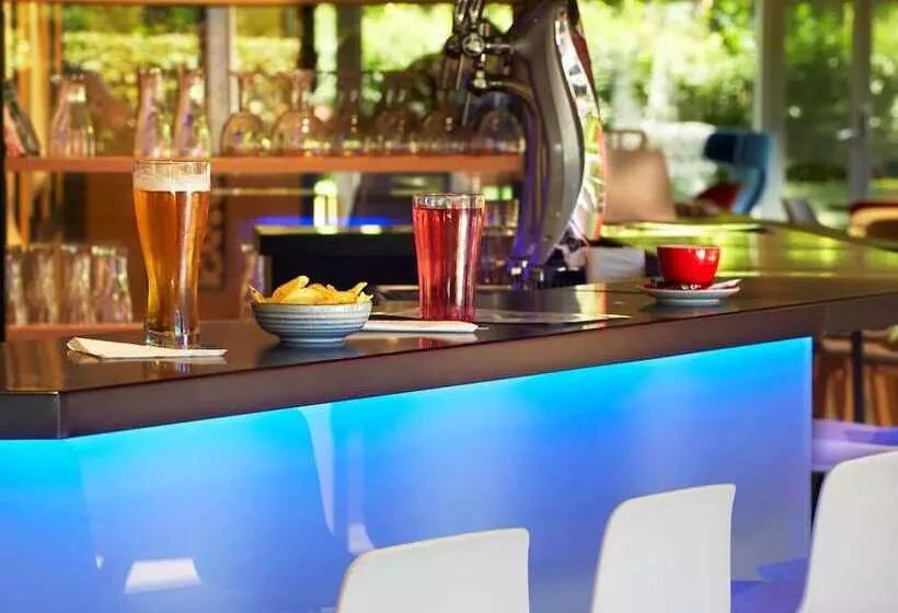 בית מלון כפרי Ibis Archamps Porte De Genève