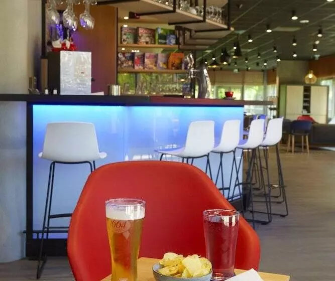 בית מלון כפרי Ibis Archamps Porte De Genève