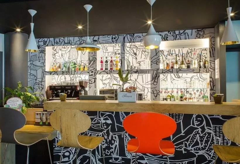 호텔 Ibis Marseille Timone