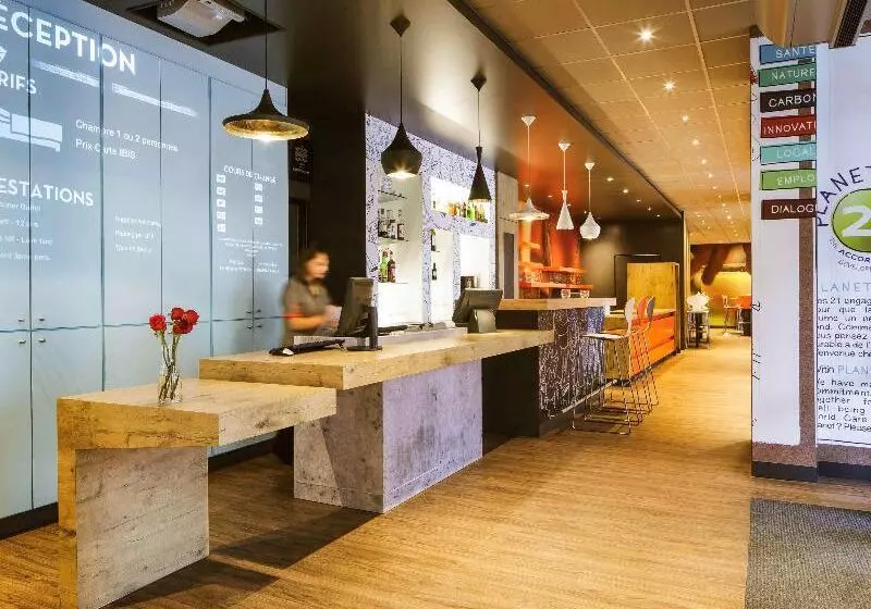 Отель Ibis Versailles Chateau