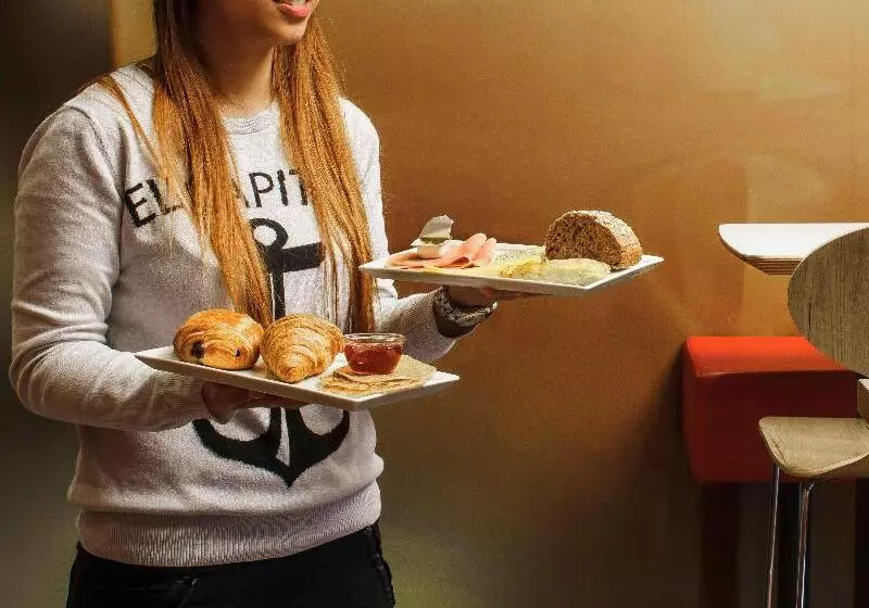 Отель Ibis Versailles Chateau