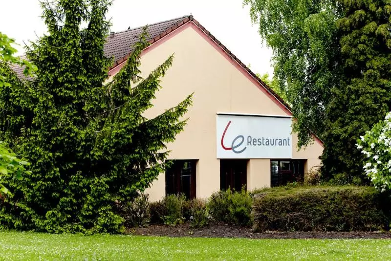 Отель Kyriad Direct Saint Dizier