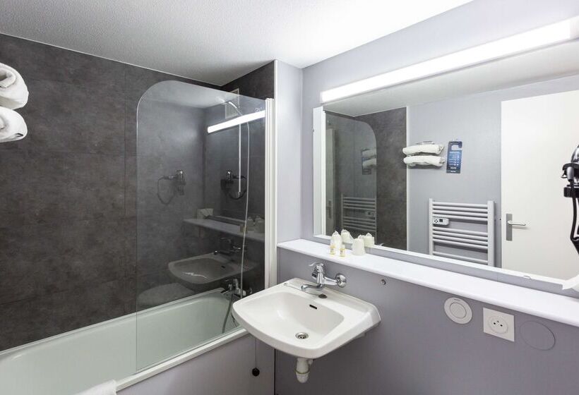 هتل Kyriad Issoudun