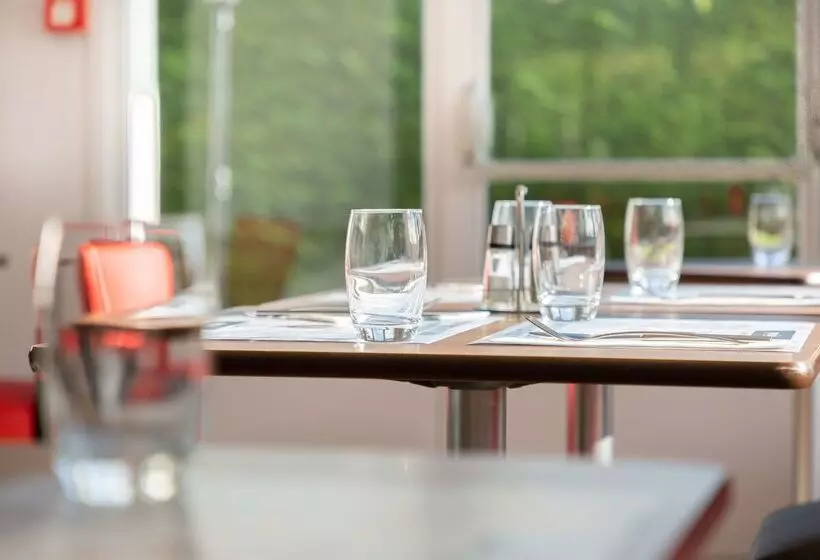 호텔 Kyriad Issoudun