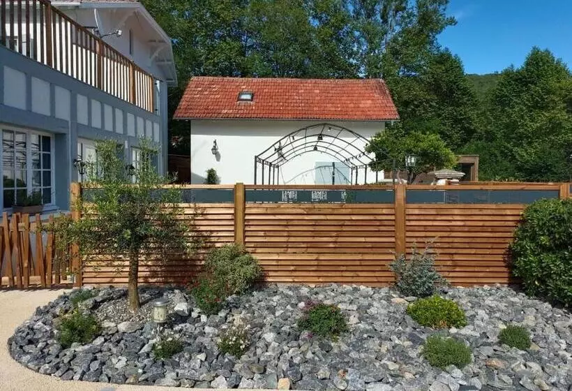 ホテル Logis Hostellerie Du Neez