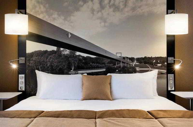 هتل Mercure Cergypontoise Centre