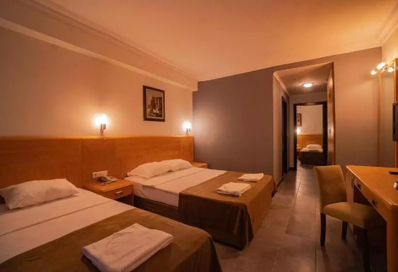 Hotel Senza Grand Santana