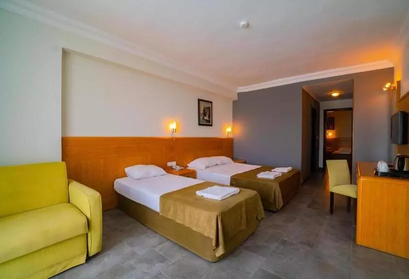 Hotel Senza Grand Santana