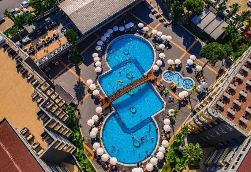 Hotel Senza Grand Santana