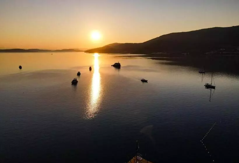 בית מלון כפרי Torbahan