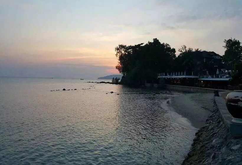 Rayong Resort Hotel โรงแรมระยองรีสอร์ท