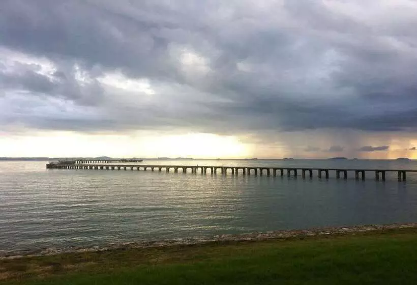 Rayong Resort Hotel โรงแรมระยองรีสอร์ท