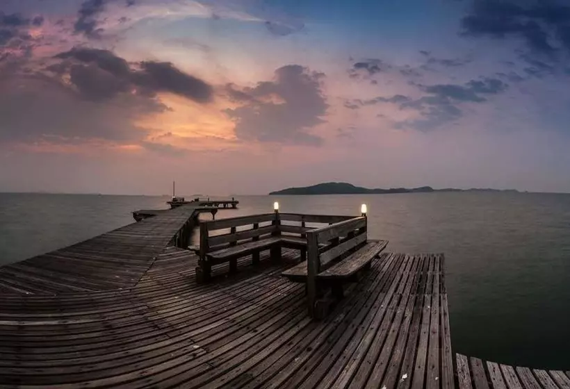 Rayong Resort Hotel โรงแรมระยองรีสอร์ท