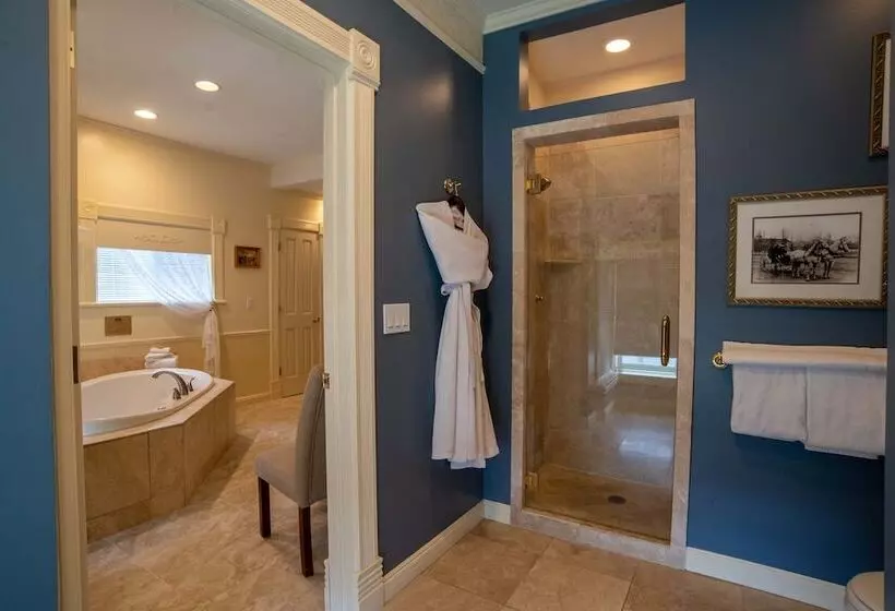 Bed and Breakfast The Anniversary Inn Logan