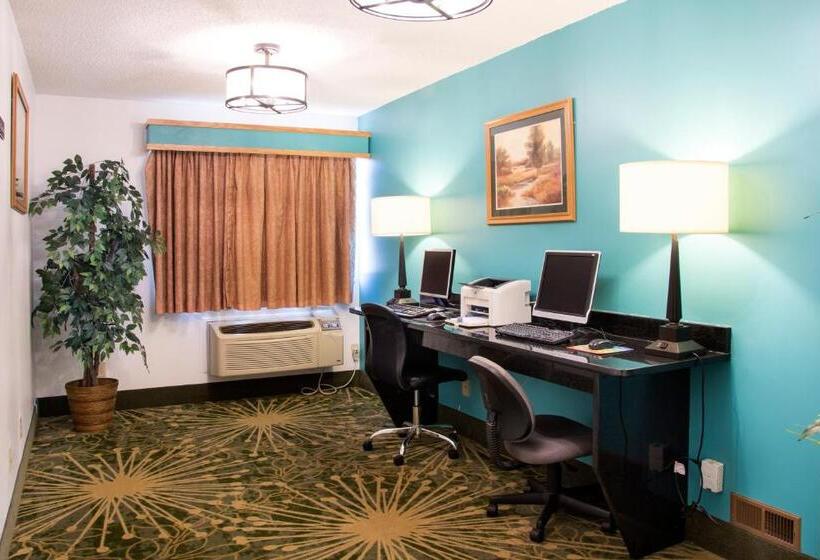 فندق Baymont By Wyndham Robinson