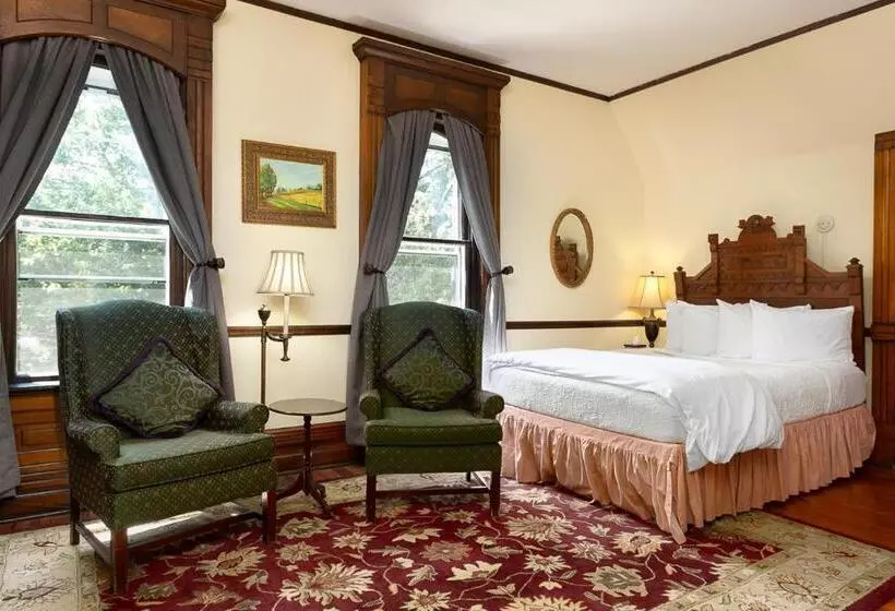 فندق Cedar Crest Inn