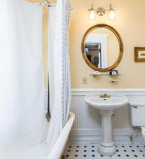 فندق Cedar Crest Inn