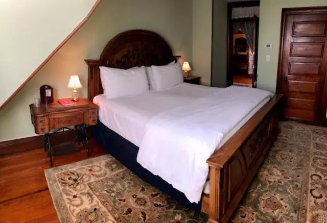 فندق Cedar Crest Inn