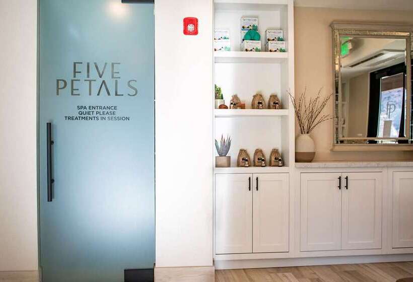 Hotel Cliffrose Springdale, Curio Collection By Hilton