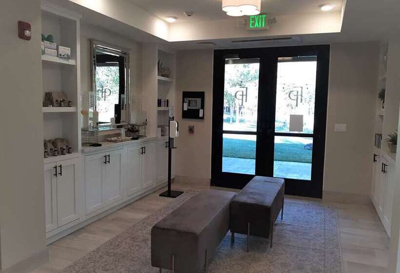 Hotel Cliffrose Springdale, Curio Collection By Hilton