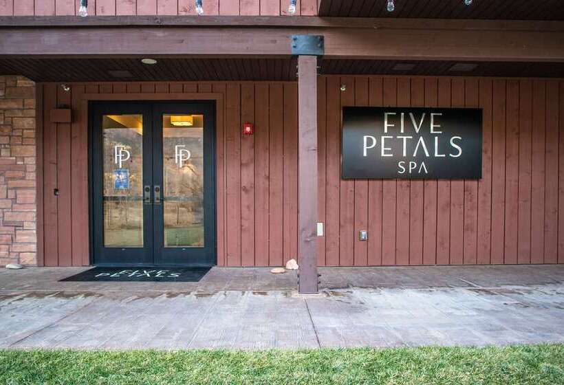 Hotel Cliffrose Springdale, Curio Collection By Hilton