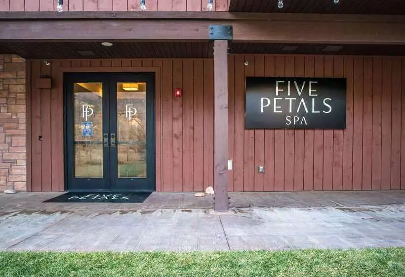 酒店 Cliffrose Springdale, Curio Collection By Hilton