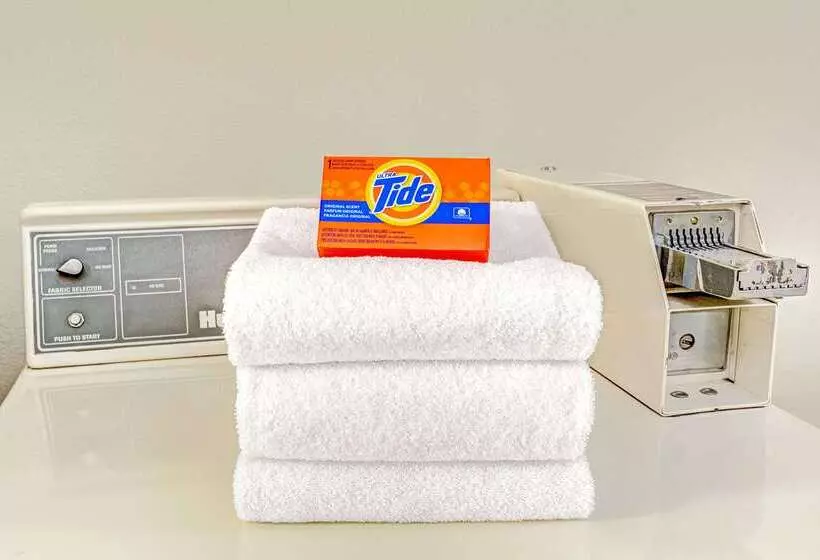 בית מלון כפרי Days Inn By Wyndham Carson City