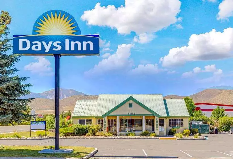 בית מלון כפרי Days Inn By Wyndham Carson City
