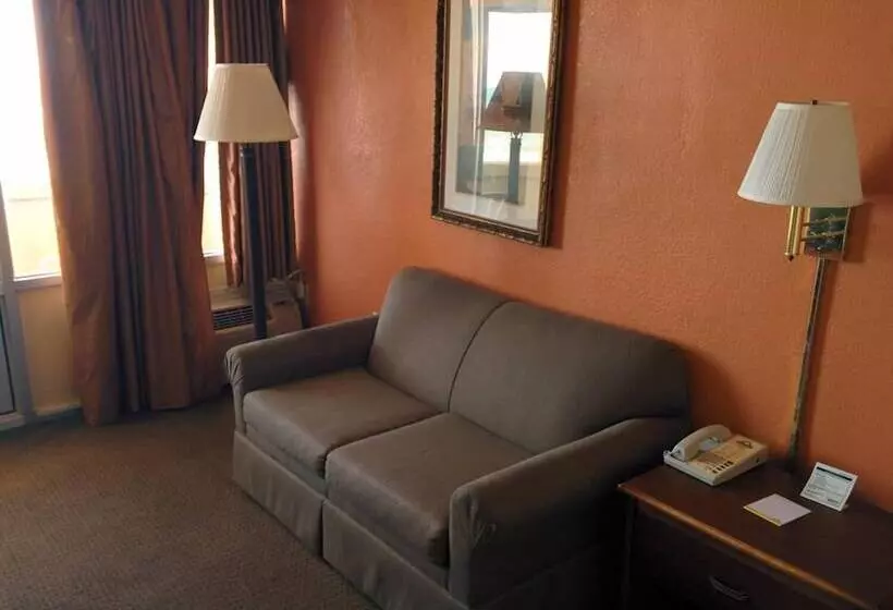 酒店 Days Inn By Wyndham Myrtle Beachbeach Front