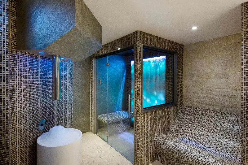 ホテル & Spa De Latour Maubourg