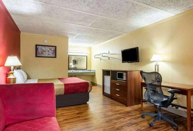 Отель Econo Lodge Charlotte Airport Area