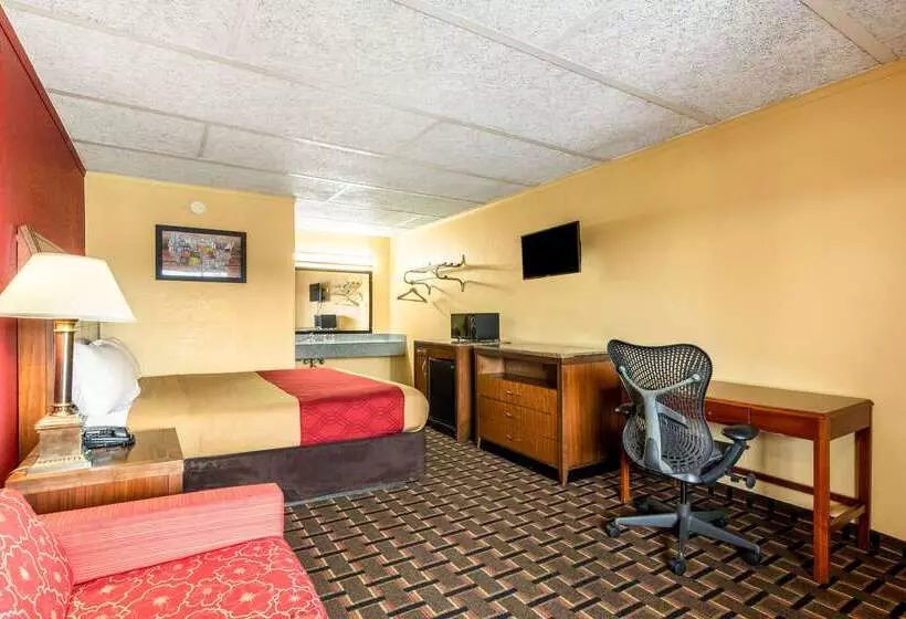 Отель Econo Lodge Charlotte Airport Area