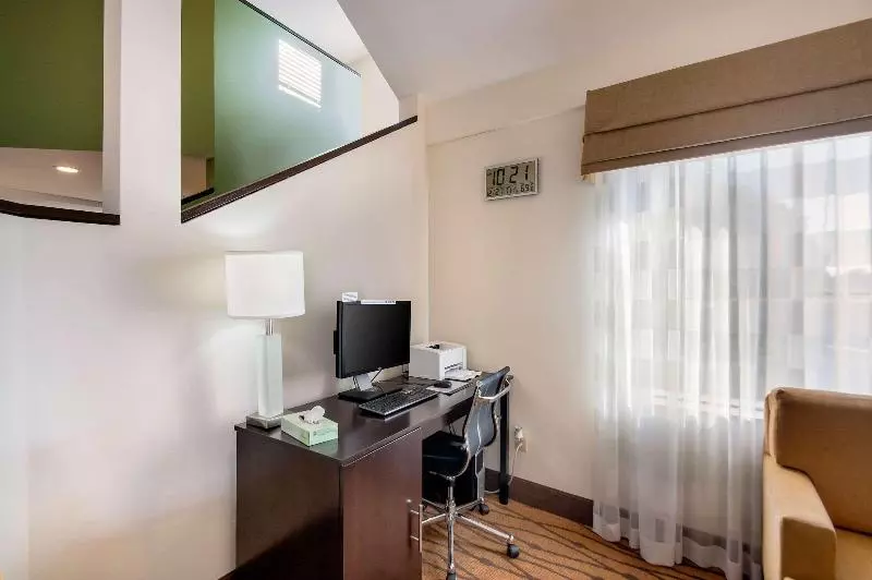 Отель Quality Inn