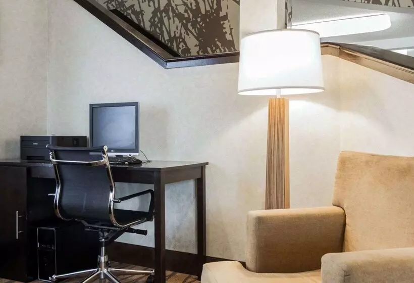 هتل Sleep Inn Florence North