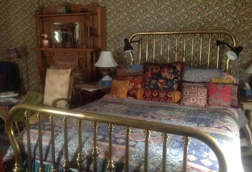 בית מלון כפרי Blooming Garden Inn