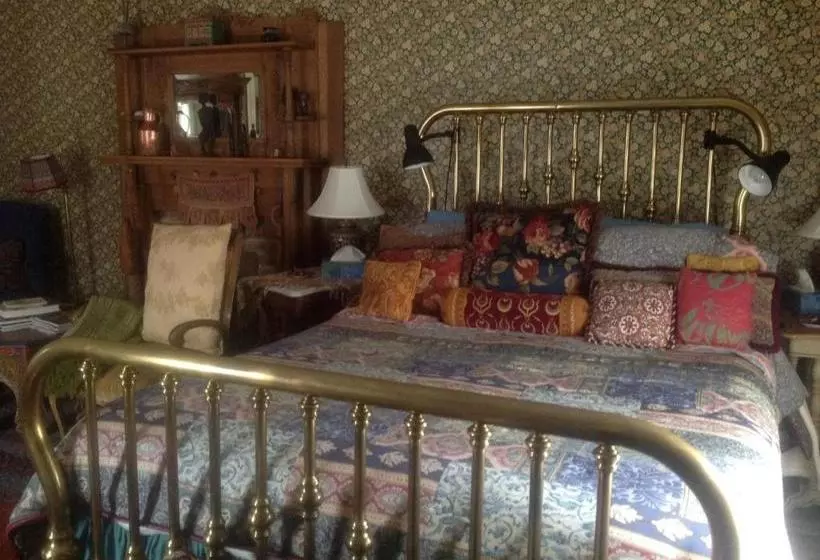 هتل Blooming Garden Inn