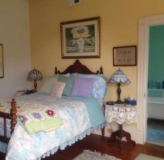 هتل Blooming Garden Inn