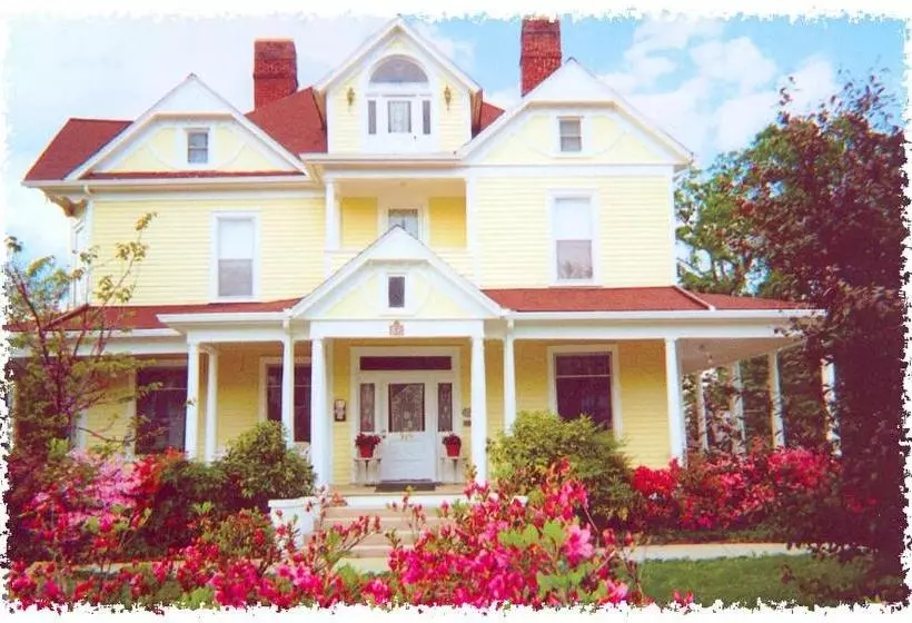 هتل Blooming Garden Inn