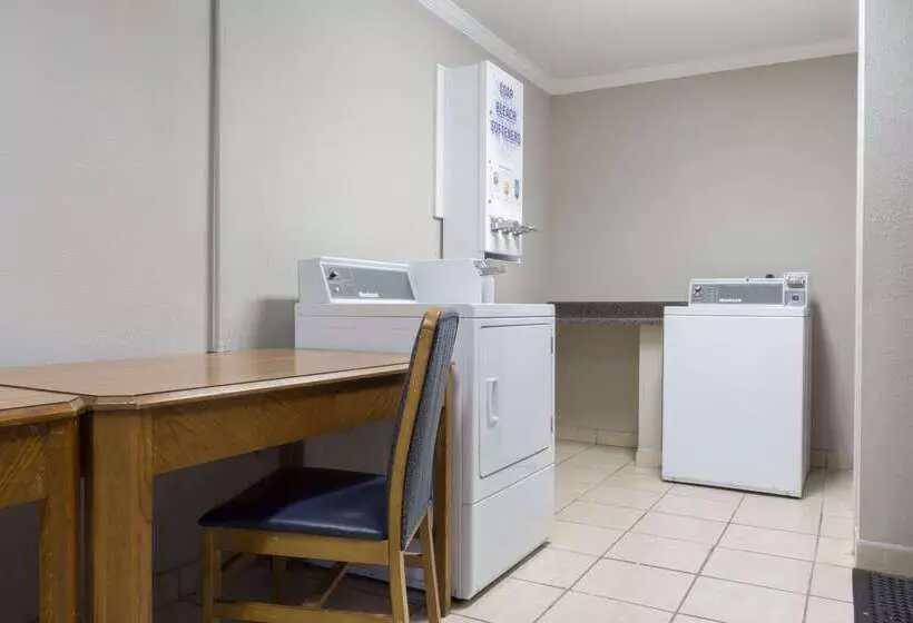 酒店 Days Inn By Wyndham Florence Cincinnati Area