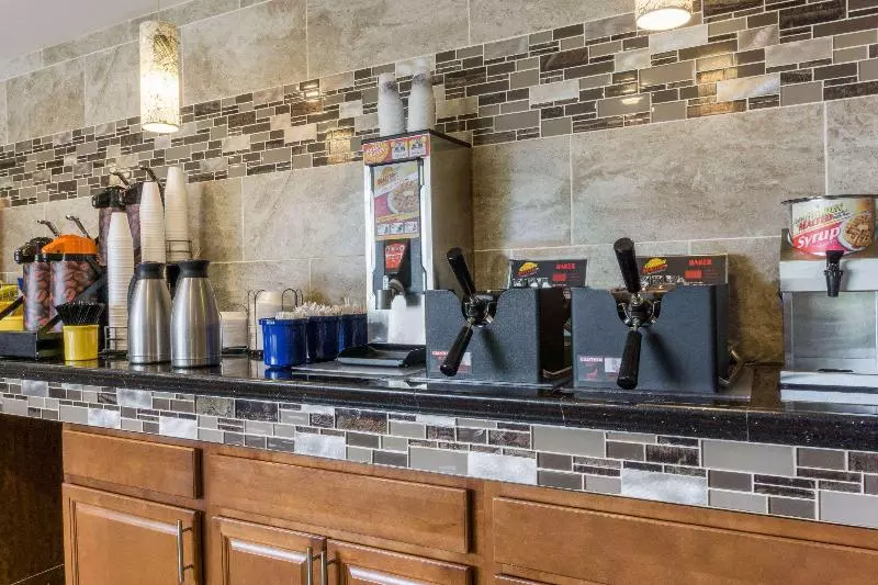 酒店 Days Inn By Wyndham Florence Cincinnati Area