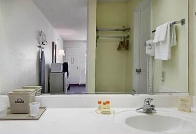 호텔 Days Inn By Wyndham Jacksonville