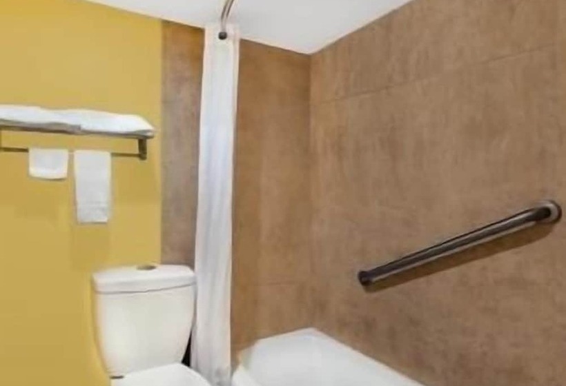 호텔 Days Inn By Wyndham Jacksonville