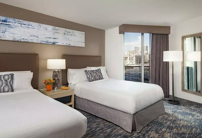 호텔 Embassy Suites Philadelphia Center City